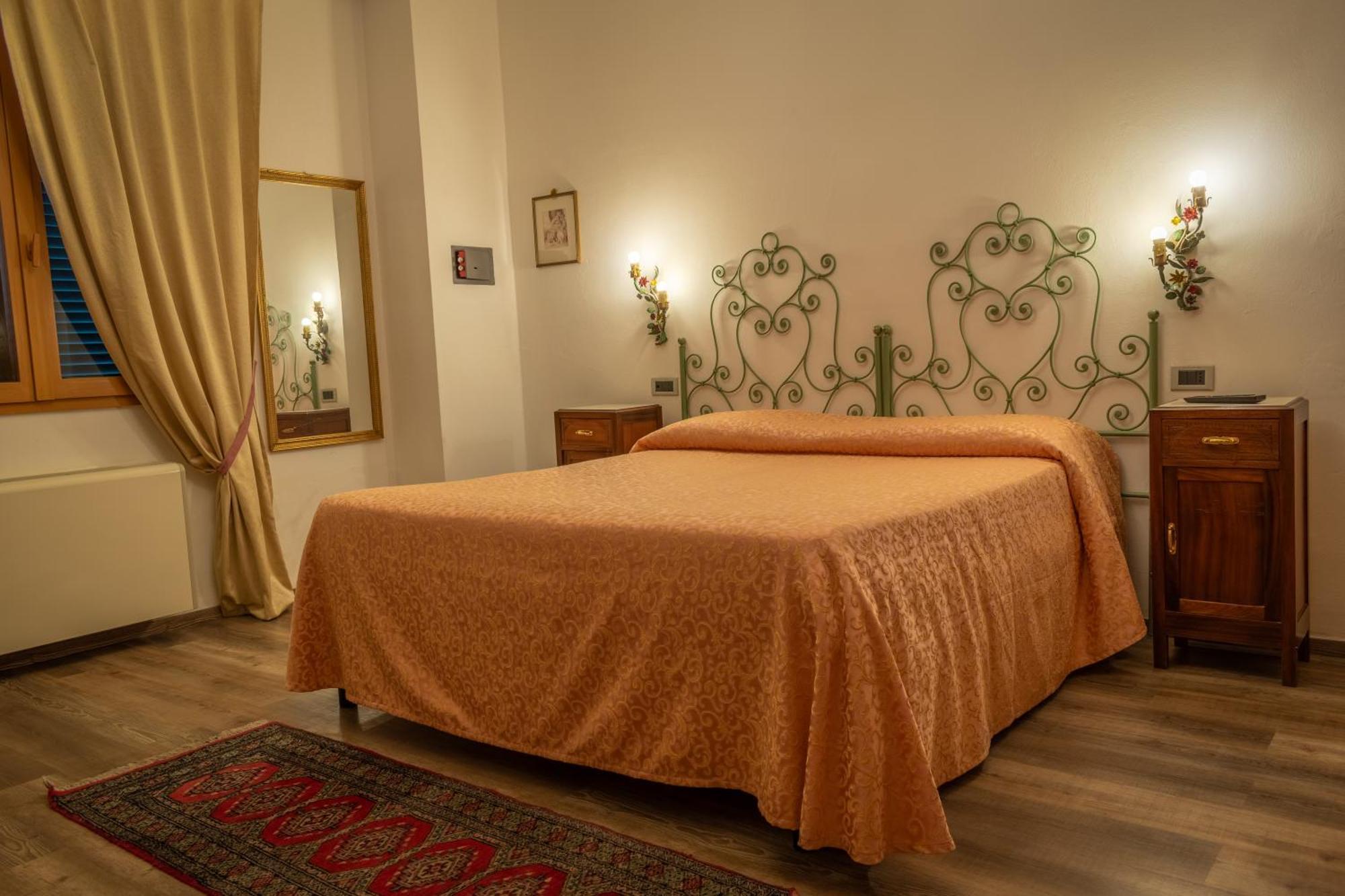 Hotel La Fonte Del Cerro Saturnia Exteriör bild