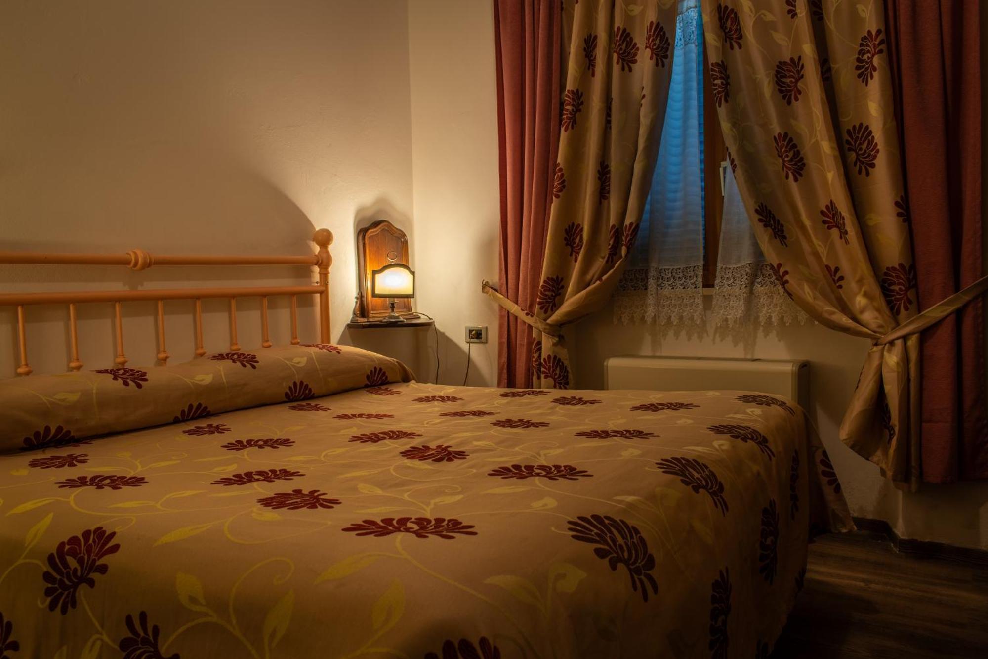 Hotel La Fonte Del Cerro Saturnia Exteriör bild